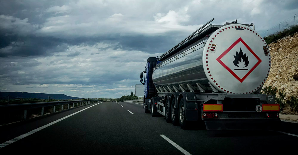Системные и разовые перевозки опасных грузов от транспортной компании «под ключ»